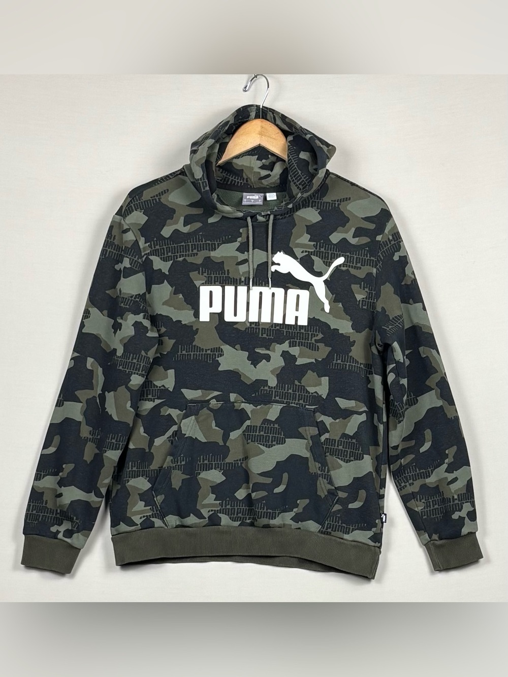 PUMA Women’s M Green Black Camo Logo Fleece Pullover Hoodie Unisex